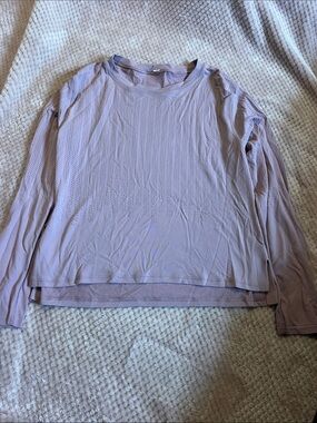 size 6 lululemon shirt